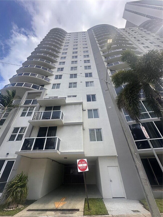 Photo - 601 NE 23rd St Unit 1605