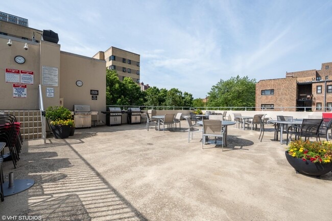 Photo - 5100 N Marine Dr