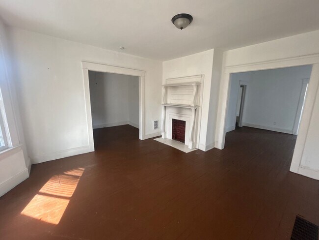 Photo - 759 E 91st St Unidad DN