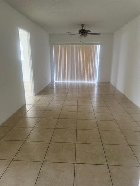 Photo - 1021 NW 45th St Unidad 5
