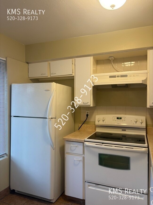 Photo - 702 S Pantano Rd