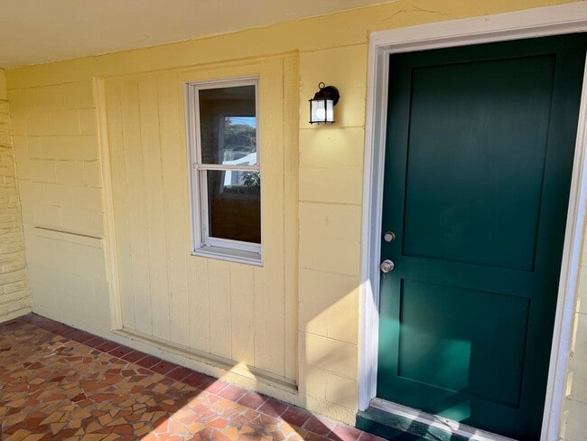 Photo - Amazing 2/1 so Close to the Ocean that you can see it from your Street!