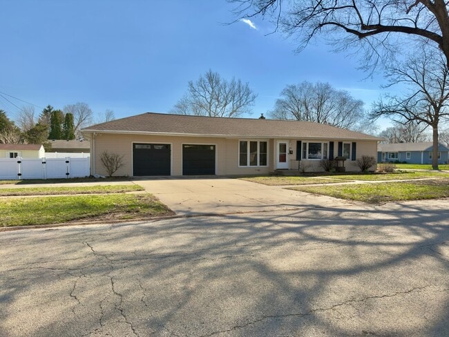 Building Photo - 1311 Theodore St