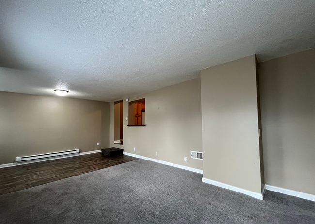 Photo - 880 Wilson Ave Unit 4