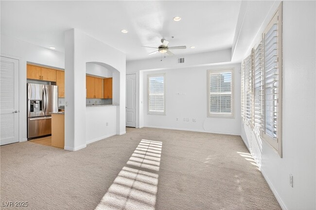 Building Photo - 38 E Serene Ave Unit 402 Rental