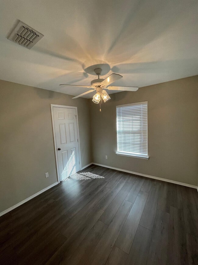 Photo - 1903 99th Pl