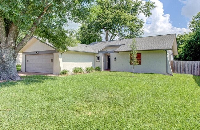 Building Photo - 1406 Thornridge Rd