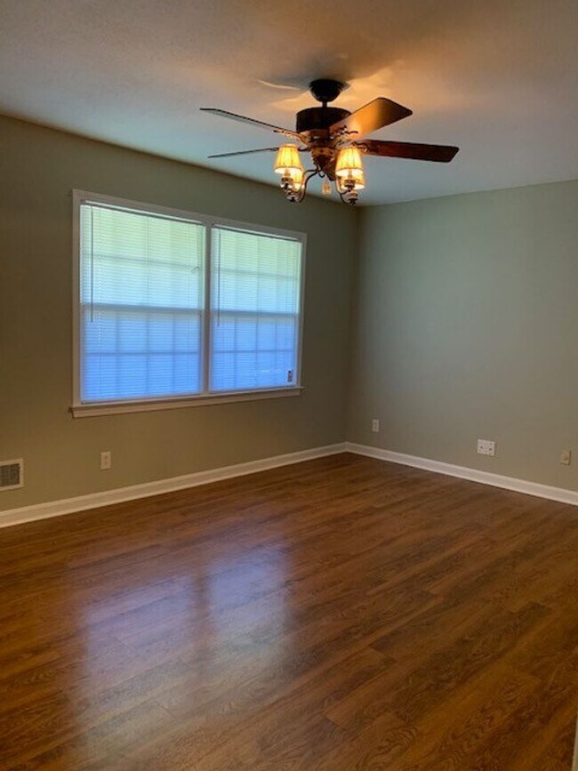 Photo - Cute 3 Bed 2 Bath Available for Fall 2025!