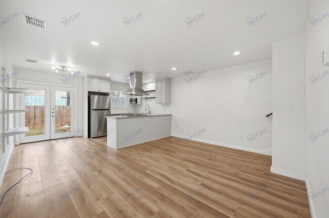 Photo - 2025 Grainger St