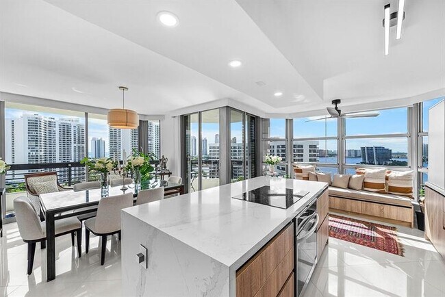 Photo - 3500 Mystic Pointe Dr Unidad 1808