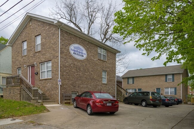 Building Photo - 2 bedroom-close to campus! Rental