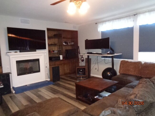 Photo - Spacious 4 Bedroom with RV Access in Rosamond