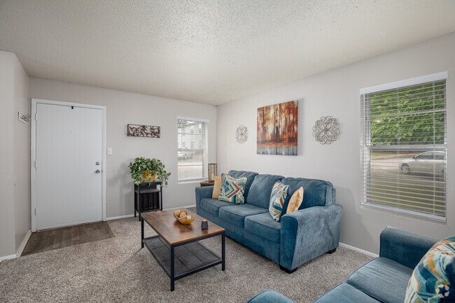 1BR, 1BA - 550SF - Living Room