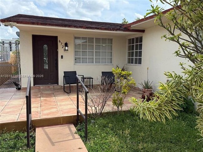 Photo - 6720 SW 21st St Unit 6720 SW 21st St # 1