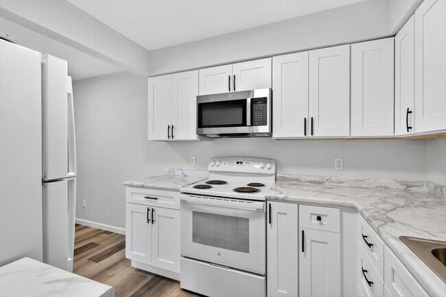 Photo - 2709 Center St