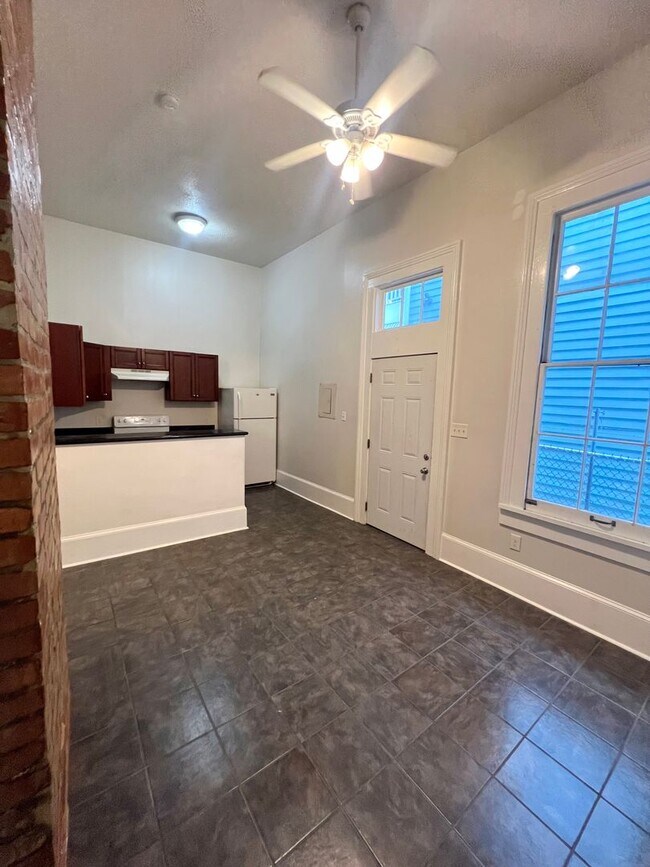 Photo - 1217 - 1219 Magazine Street Unidad 1217 Magazine C