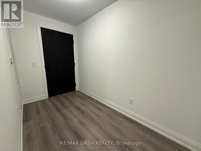 Photo - 20 Soudan Ave Unit 907