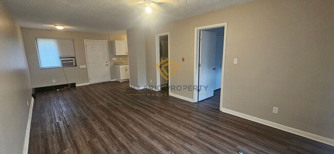 Building Photo - Renovated 1 Bedroom at Campbell Apartments Near Downtown Available Now! Unit 1426