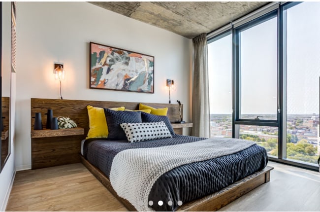 Photo - 2113 S Wabash Ave