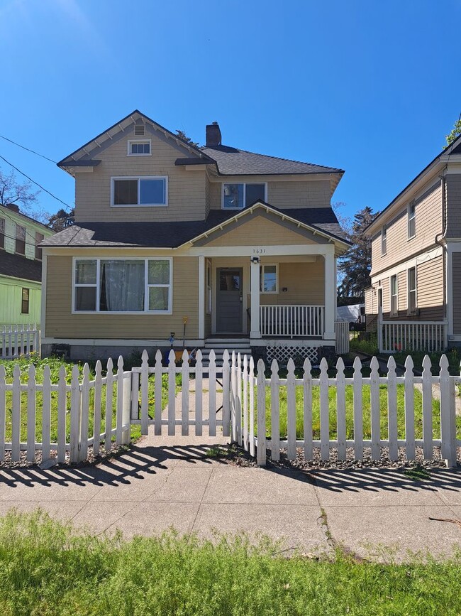 Building Photo - L993 Unit 02 Rental