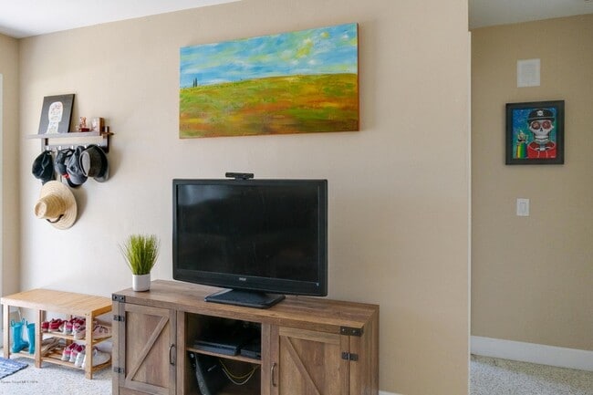 Photo - 210 Cassia Blvd
