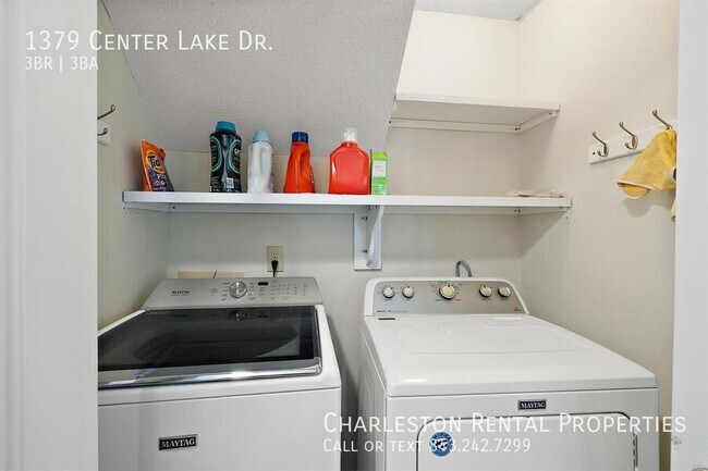 Photo - 1379 Center Lake Dr