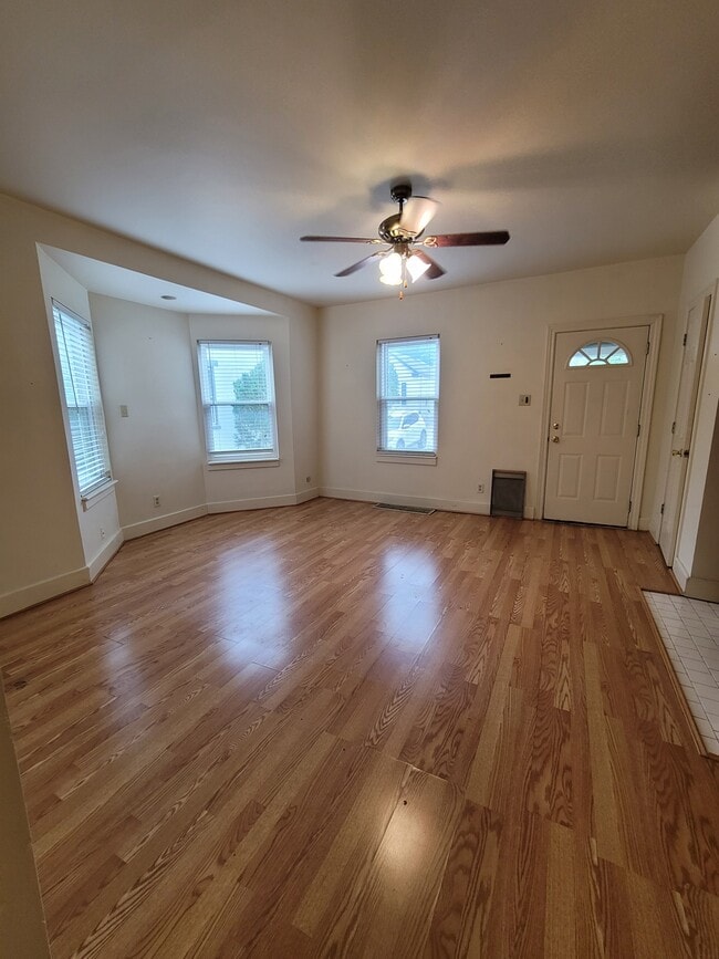 816 Montague Rd