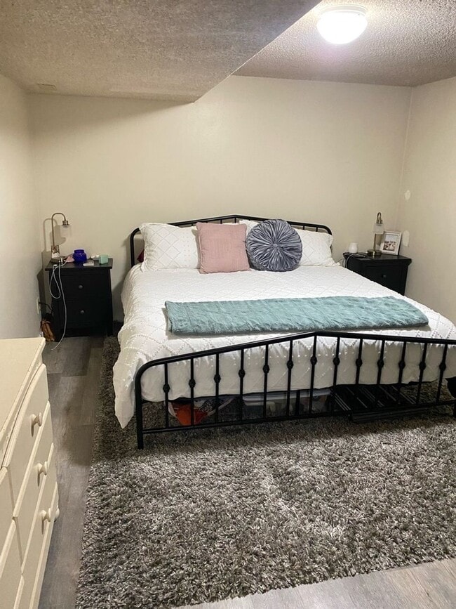 Building Photo - 1B/1B Pet Friendly Apartment South of BYU Unit 317