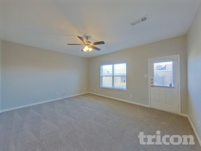 Photo - 1010 Stanwyck Ave