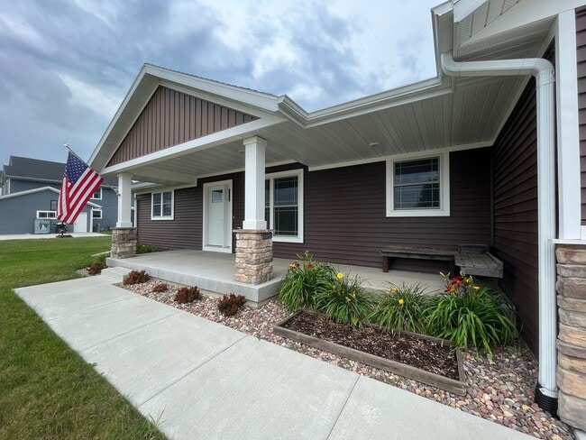 Photo - 5 Bed / 3 Bath Home in Tomah, WI!