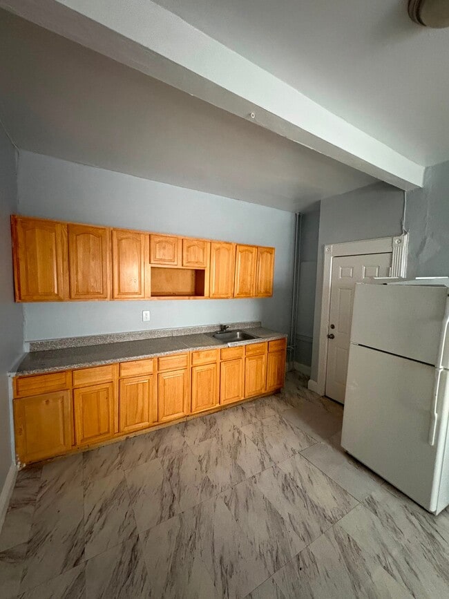 Photo - 162 Waverly St Unit Apt 2