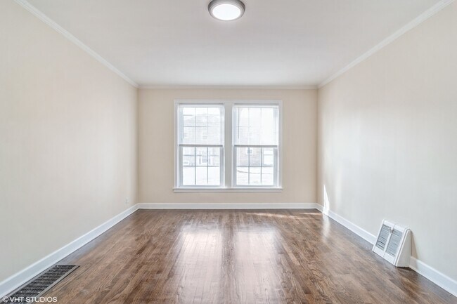 Photo - 4242 W Nelson St Unit 1