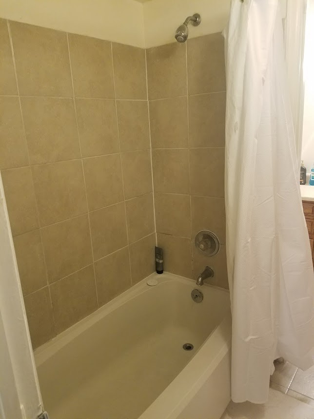 Bath Tub - 14802 E Kentucky Dr Condo