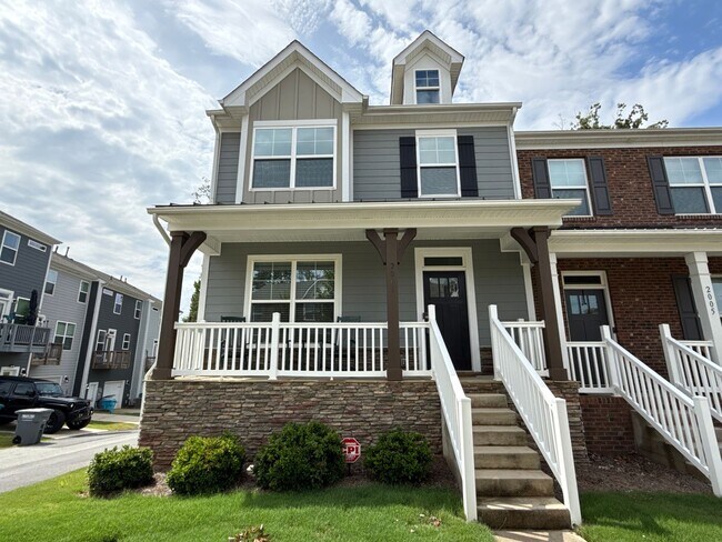 Incredible Townhome in Belmont! - Incredible Townhome in Belmont!