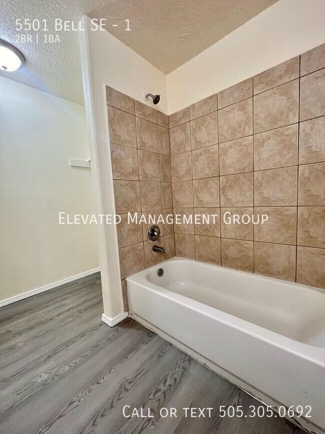 Photo - 5501 Bell Ave SE Unidad 1