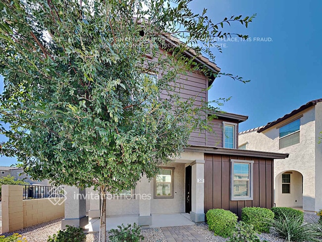 Building Photo - 242 N 69th Pl