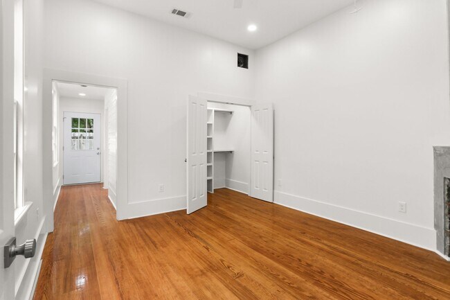 Photo - 713 Valence St Unit 715