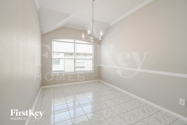 Photo - 403 Canadian Trail