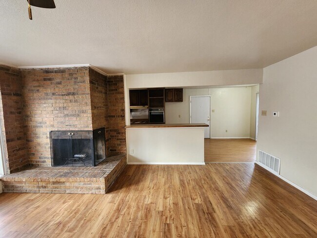 Photo - Spacious 3 Bedroom Duplex In Meadowbrook
