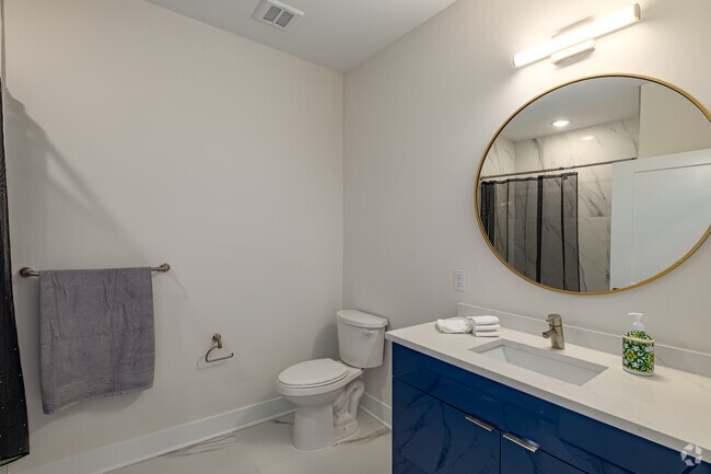 Studio - 536SF - Bath