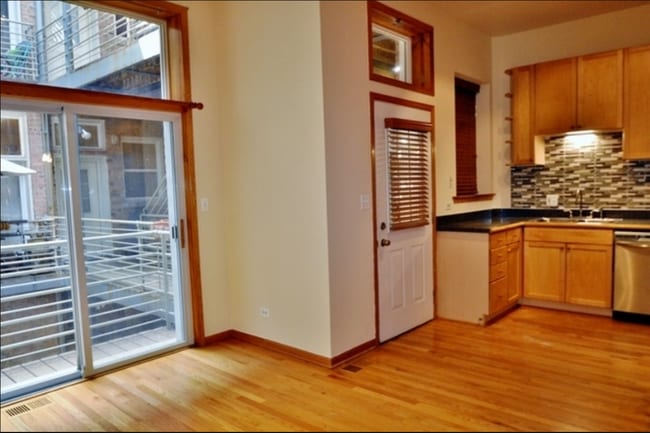 Photo - 6412 S Woodlawn Ave Unit 1NE