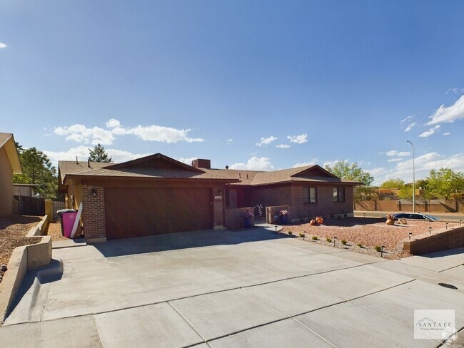 Building Photo - Beautifully Remodeled single Level Home Av...