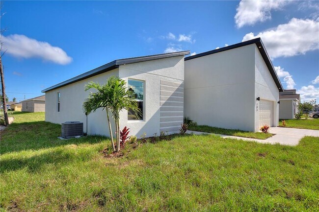 205 Hyacinth Ct