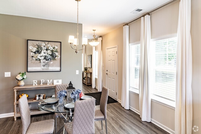 3BR, 2.5BA - 1490SF - Dining Room - Harts Branch Townhomes