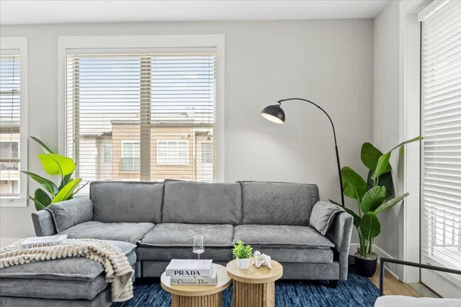 Photo - 7417 Waverly Walk Ave Unidad FL1-ID1093332P