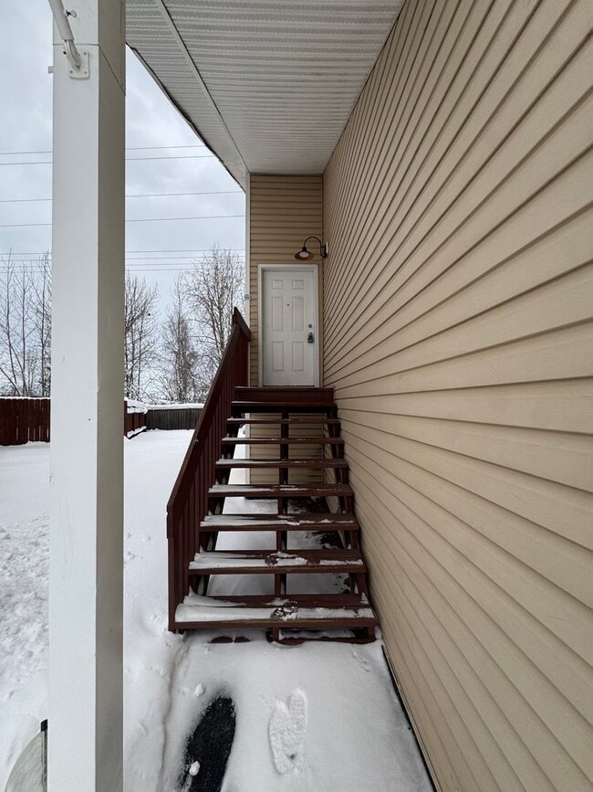 Photo - 100 Burton St