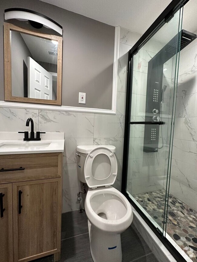Building Photo - 1639 S 2nd St Unit 2R Rental