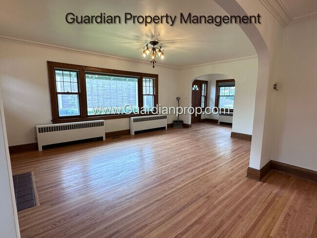 Photo - South Minneapolis Renovated Single Family Home, New Bathrooms, Hardwood Floors, W/D
