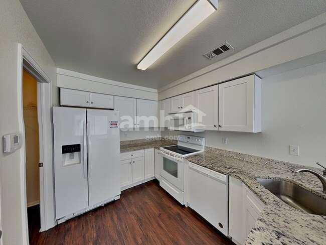 Photo - 4570 N Orleans St