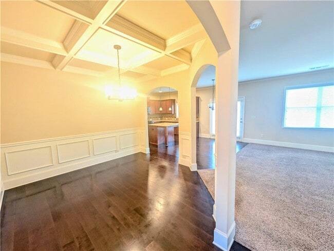 Photo - 690 Collingsworth Ln NE